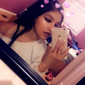 Meet your Posher, Noemi